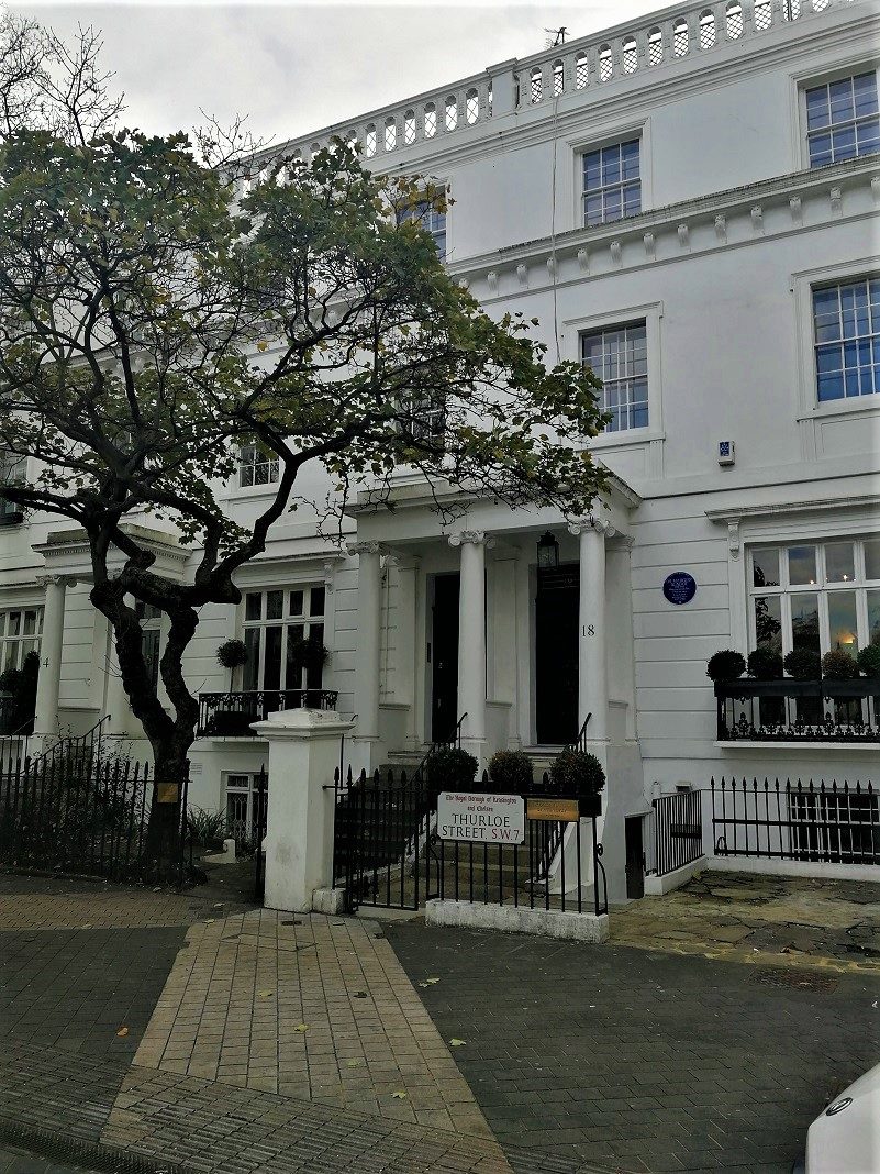 Margery Blackie's house, London - 01.jpg